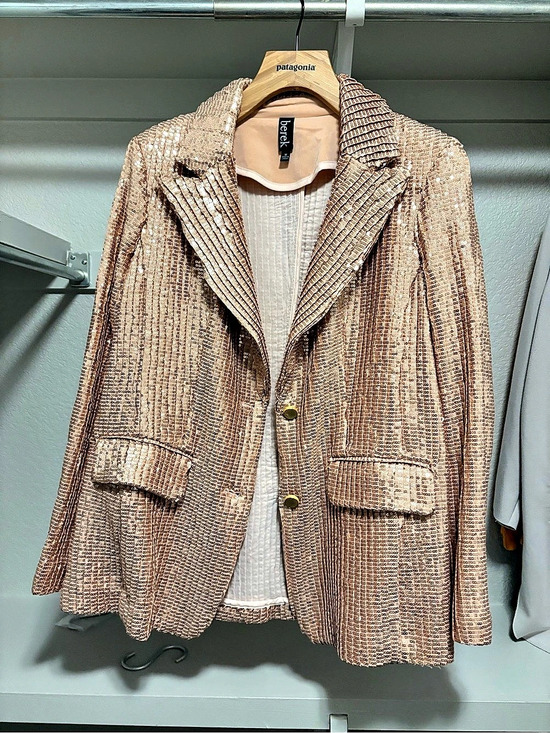 berek Jackets & Blazers - Berek Women's Sequin Blazer in Pink Like New